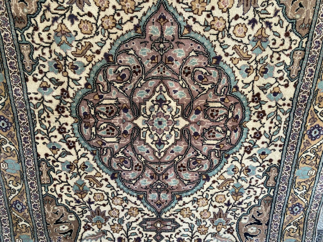 Pre 1980’s ANTIQUE ANATOLIAN TURKISH VINTAGE AREA RUG - GEOMETRIC TRIBAL KAYSERI