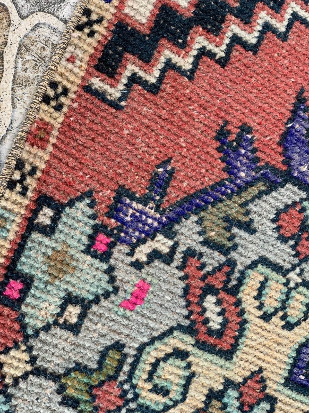 Small Turkish Vintage Oushak Rug, Wool Handmade Farmhouse Geometric 1.5 x 2.8 ft