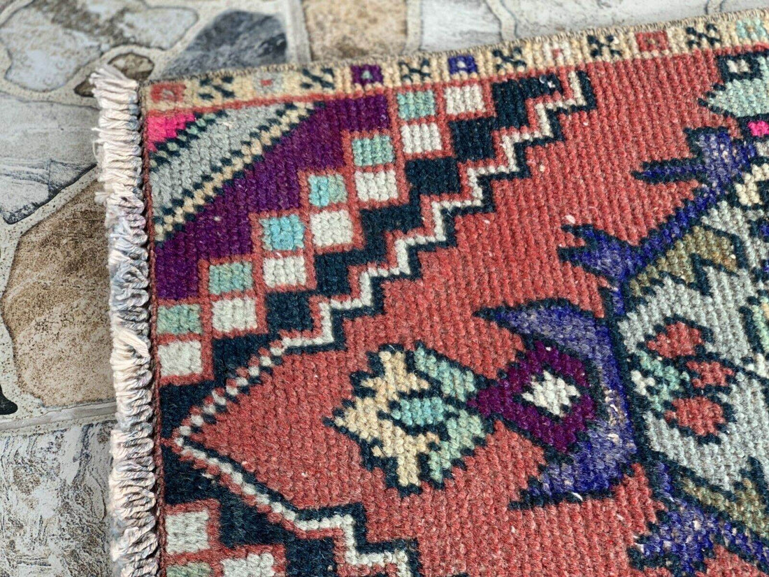 Small Turkish Vintage Oushak Rug, Wool Handmade Farmhouse Geometric 1.5 x 2.8 ft