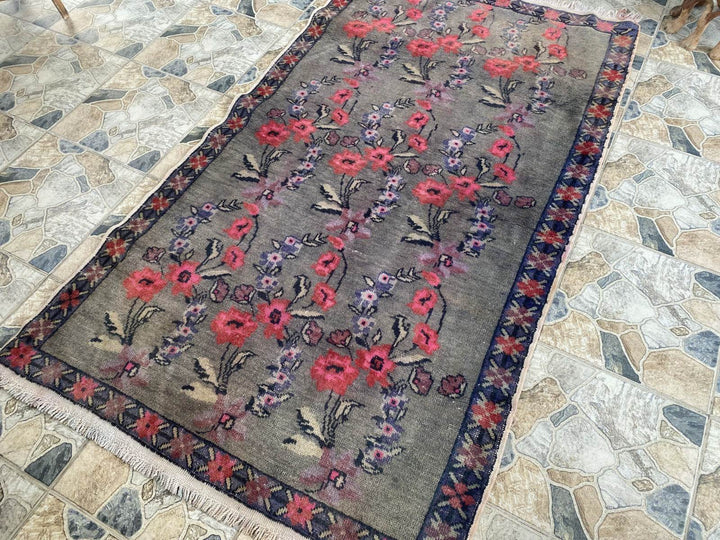 Pre 1970’s ANTIQUE ANATOLIAN FARMHOUSE RUG - FLORAL TRIBAL TURKISH VINTAGE RUG
