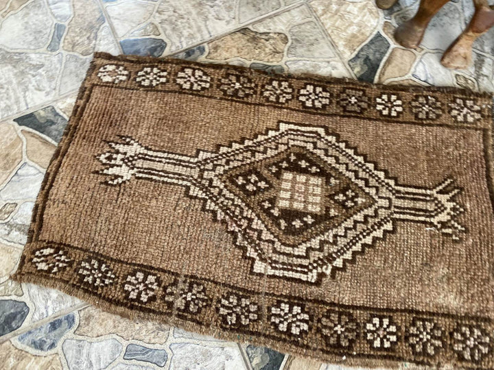 Pre 1970’s ANTIQUE ANATOLIAN FARMHOUSE RUG - GEOMETRIC TRIBAL TURKISH VINTAGE