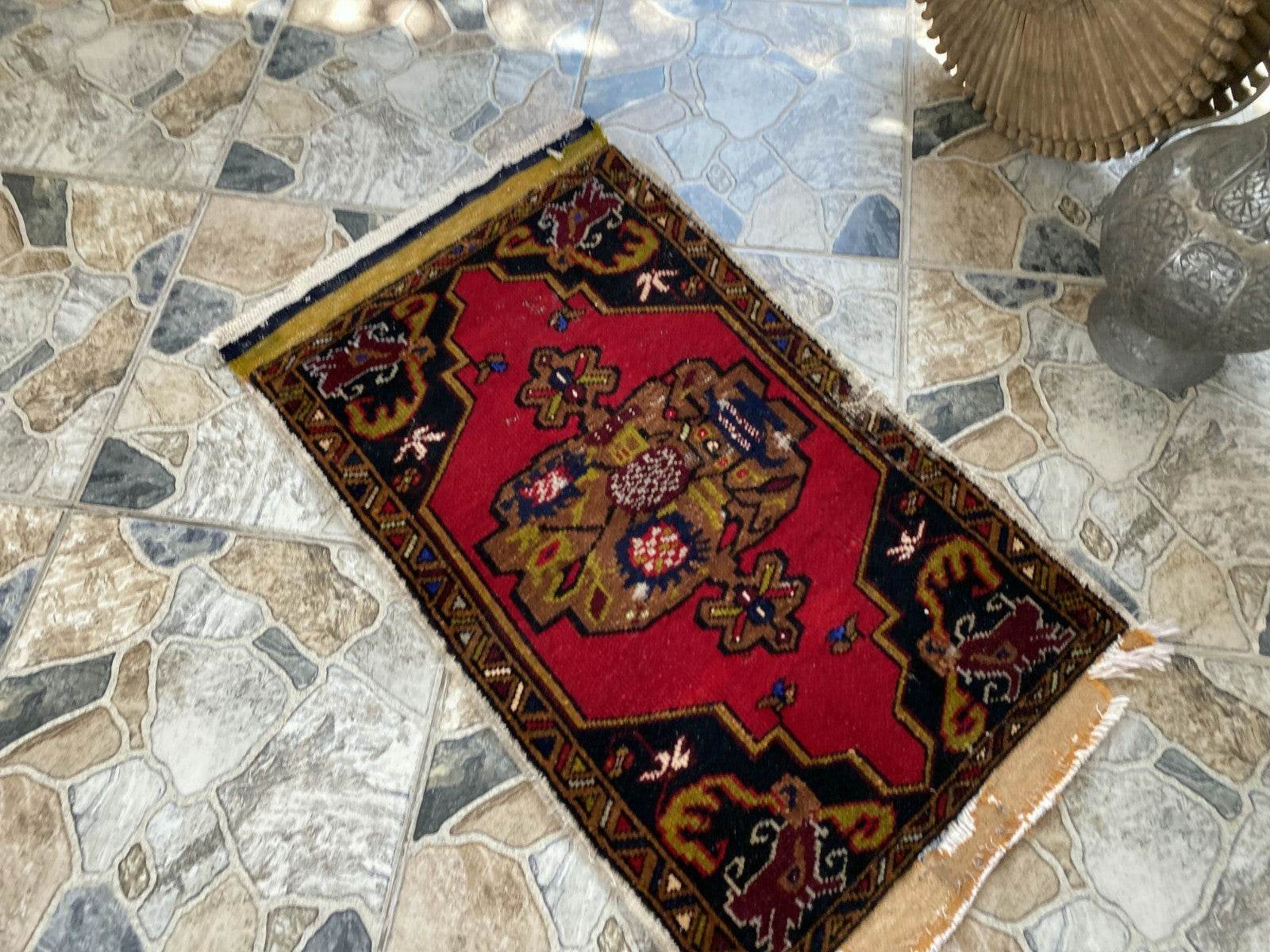 Faded Vintage Wool Rug | 1.8 x 2.8 ft Hand-Knotted Anatolian Small Medallion Rug