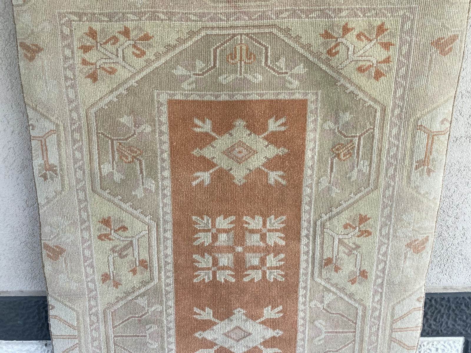 Pre 1970’s ANTIQUE ANATOLIAN FARMHOUSE RUG - GEOMETRIC TRIBAL TURKISH VINTAGE