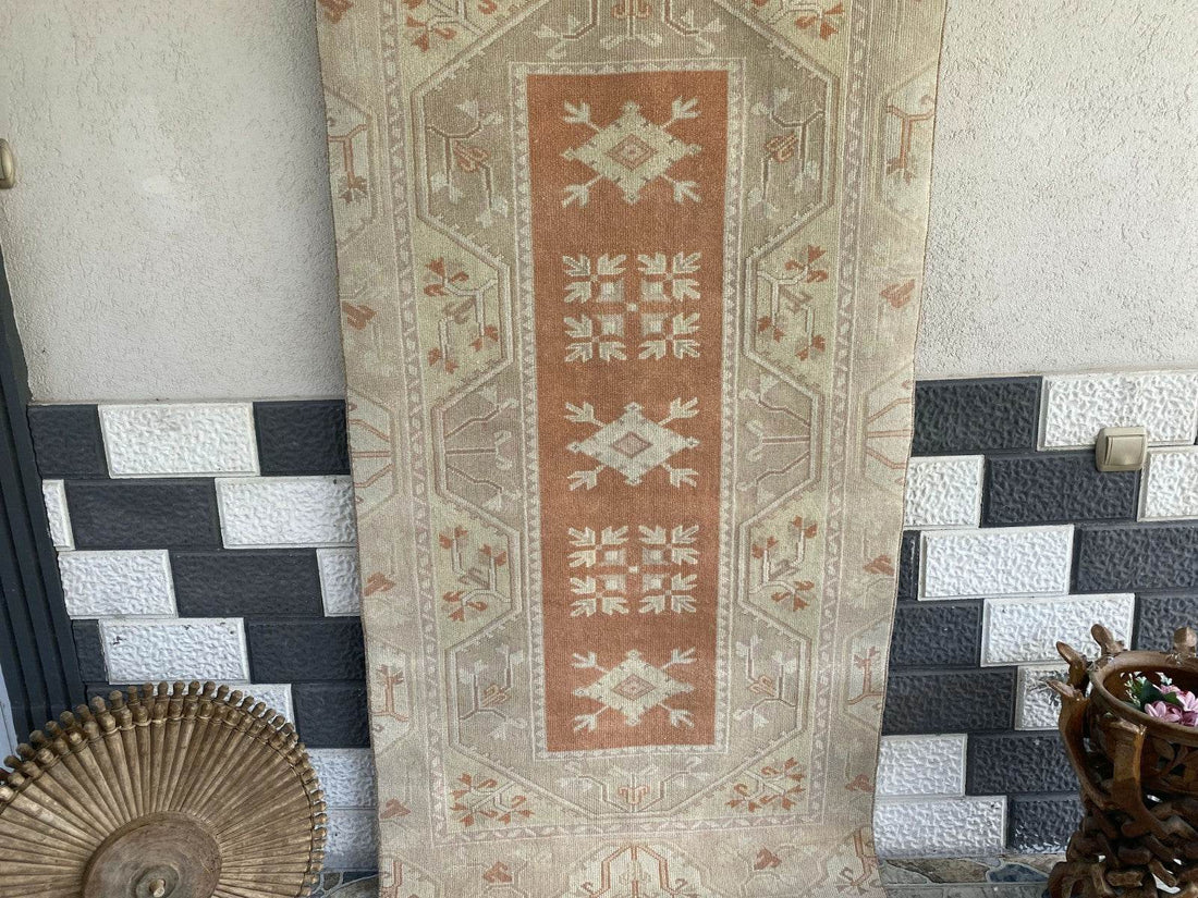 Pre 1970’s ANTIQUE ANATOLIAN FARMHOUSE RUG - GEOMETRIC TRIBAL TURKISH VINTAGE