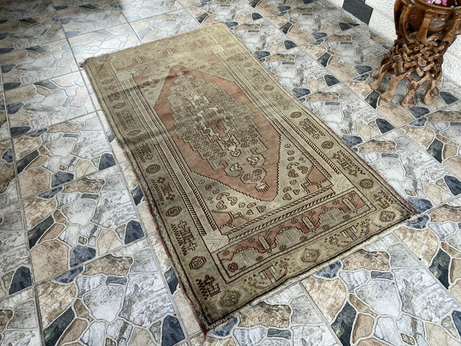 Pre 1980’s ANTIQUE ANATOLIAN RUG FARMHOUSE GEOMETRIC TRIBAL TURKISH VINTAGE RUG