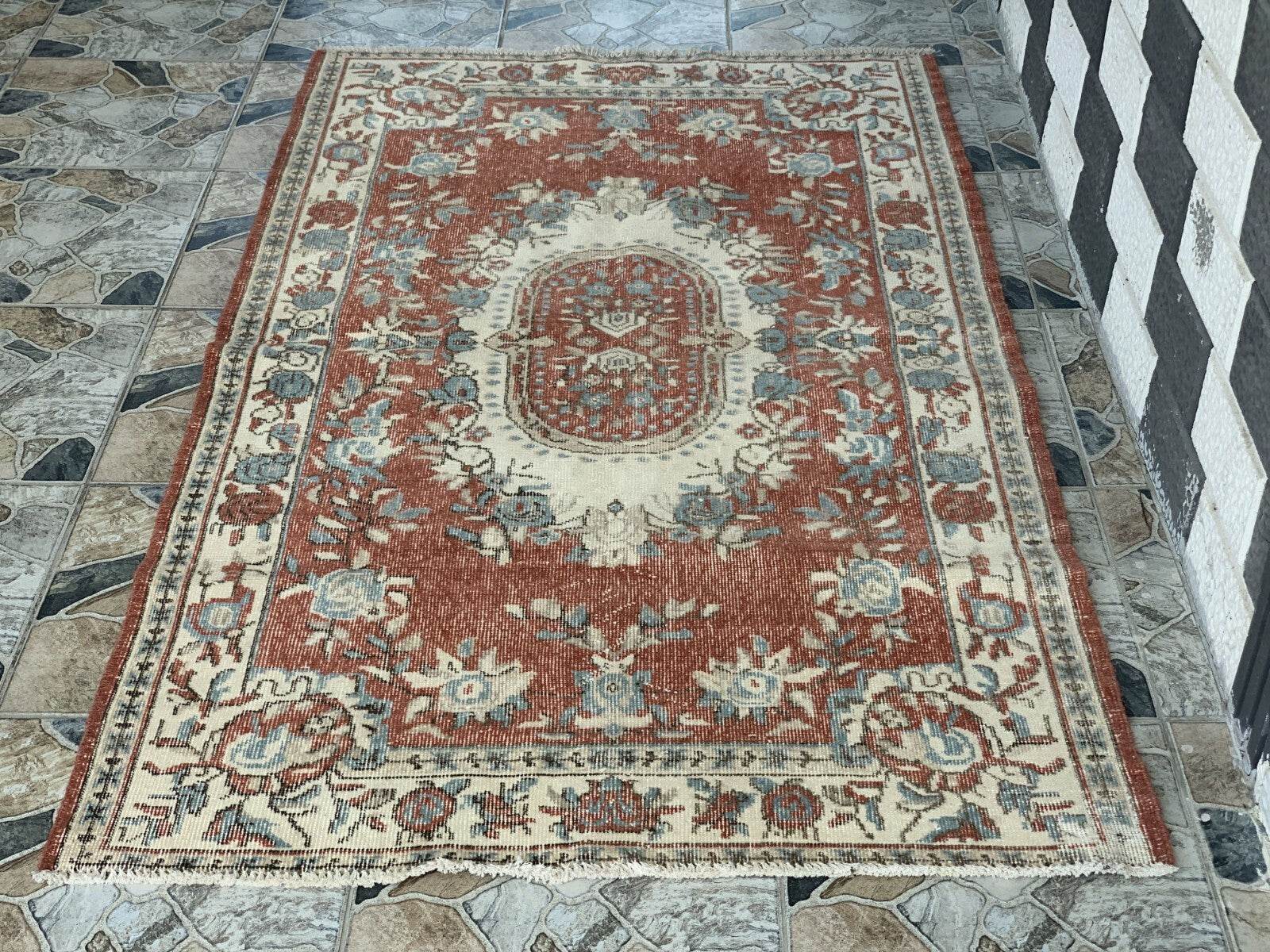 Turkish Vintage Geometric Rug,Farmhouse Vintage Anatolian Village Rug 3.9x6.9 ft