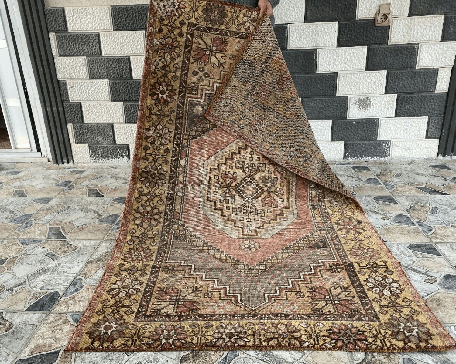 Geometric Vintage Turkish Rug, Hand-Knotted Farmhouse Anatolian Rug 3.5x5.5 Ft