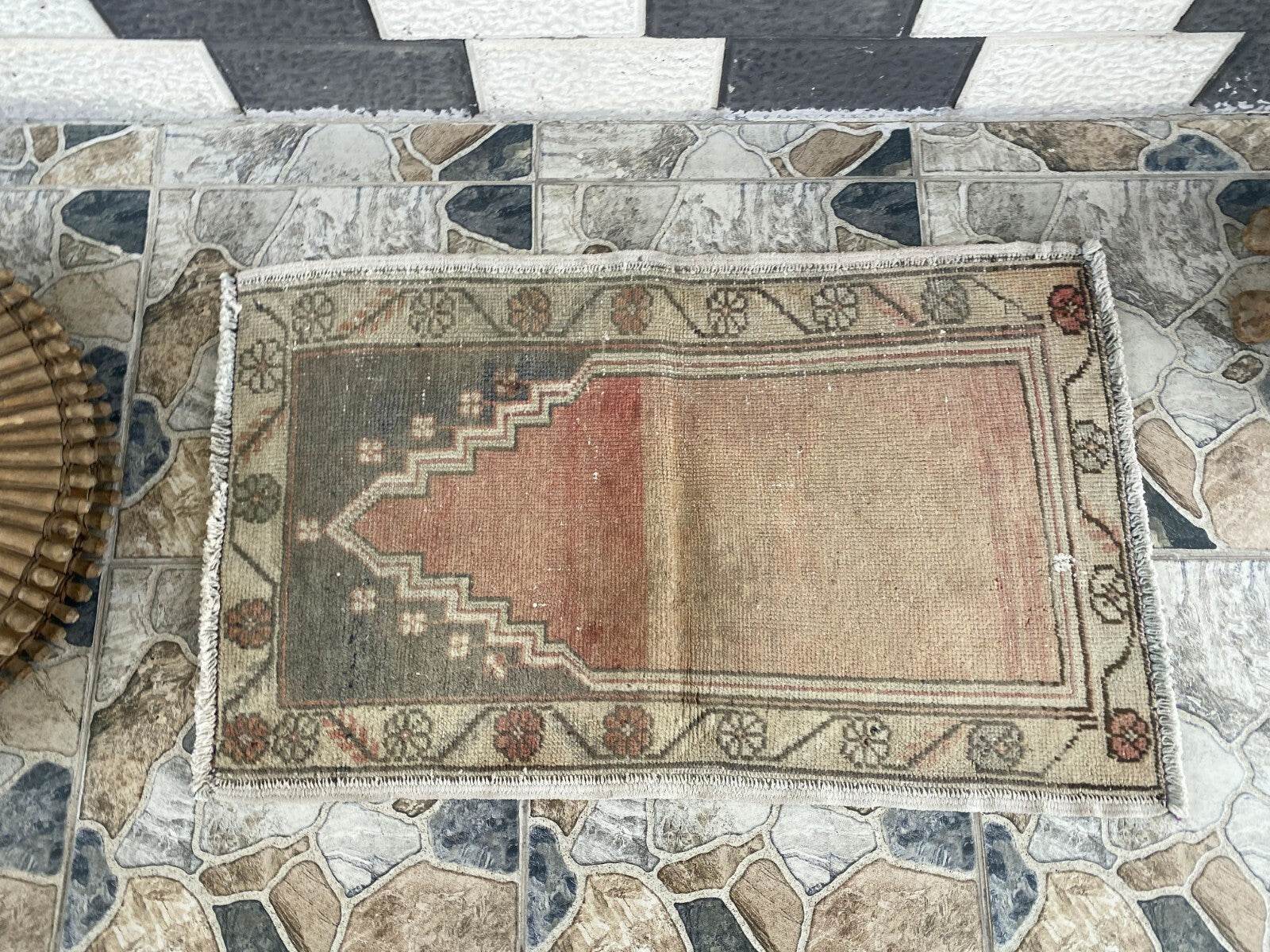 Vintage Turkish Oushak Prayer Rug | 2x3 ft | Hand-Knotted Wool Anatolian Tribal