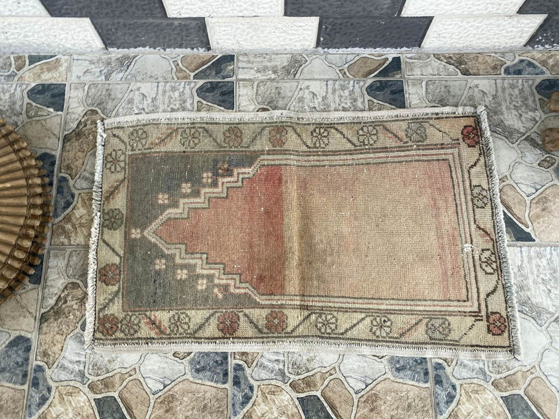 Vintage Turkish Oushak Prayer Rug | 2x3 ft | Hand-Knotted Wool Anatolian Tribal