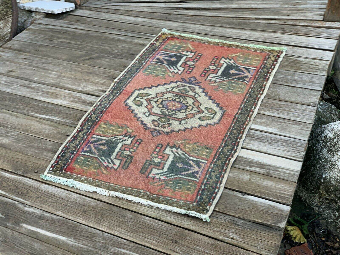 Small Vintage Turkish Rug, Oushak Wool Handmade Farmhouse Geometric 1.8 x 2.9 ft