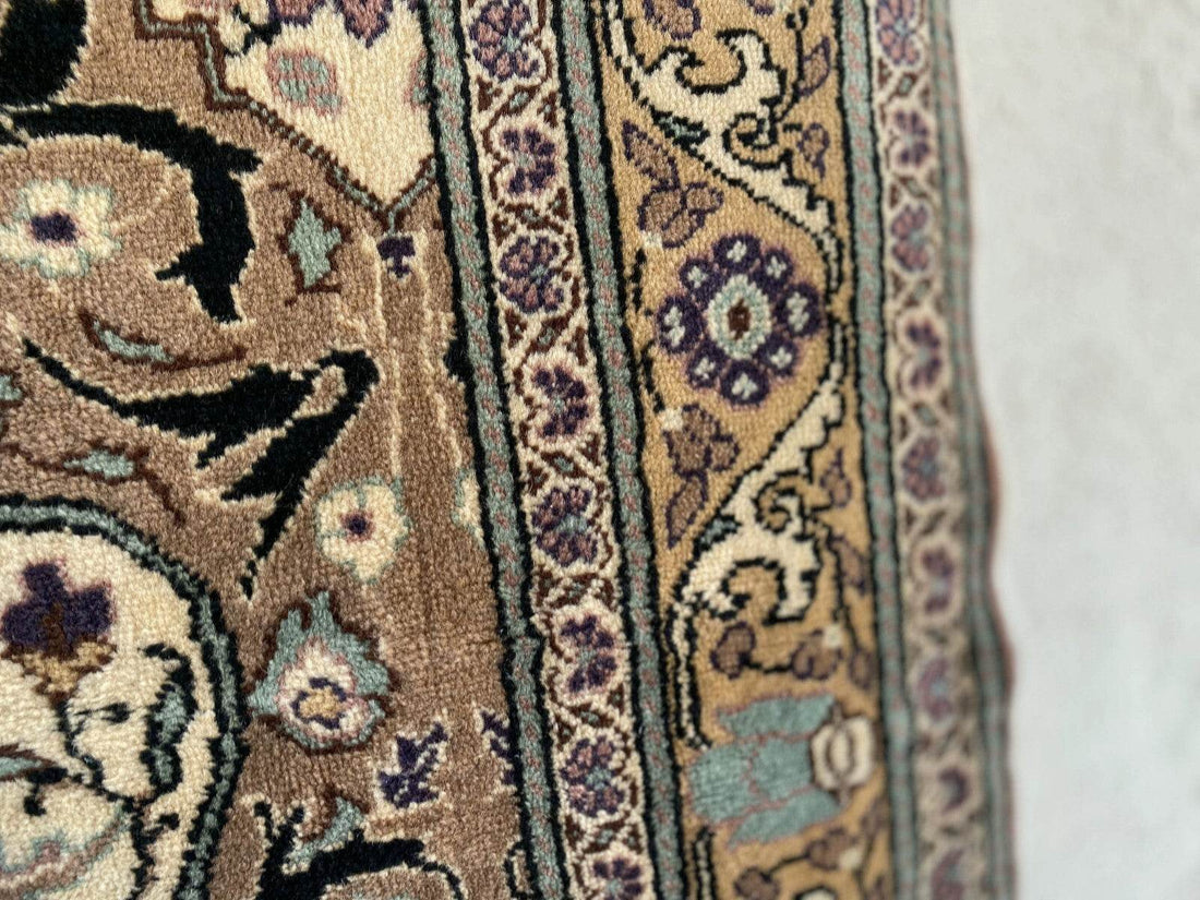 Pre 1980’s ANTIQUE ANATOLIAN TURKISH VINTAGE AREA RUG - GEOMETRIC TRIBAL KAYSERI