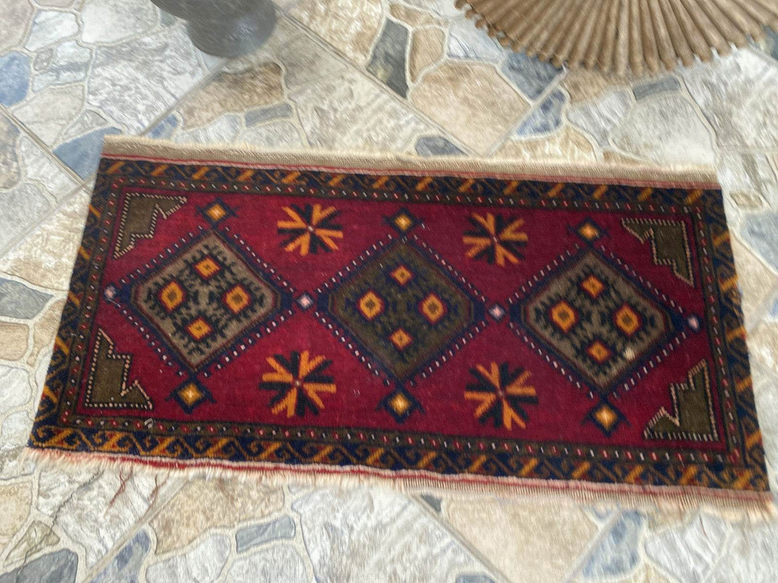Vintage Turkish Wool Rug, Antique Hand-Knotted Geometric Oushak Small Runner 1x3