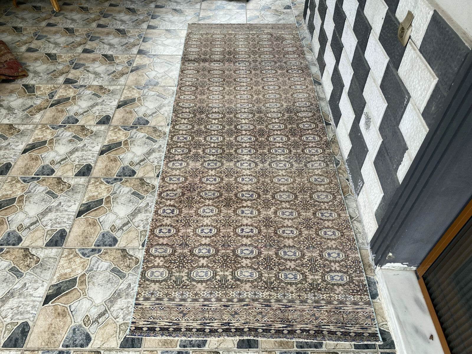 Vintage Oushak Farmhouse Rug, Turkish Anatolian Handknotted Wool Runner 3x9 ft