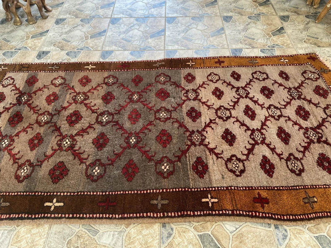 Vintage Kurdish Oushak Rug, 1980s Turkish Anatolian Hand-Knotted Wool Runner Rug