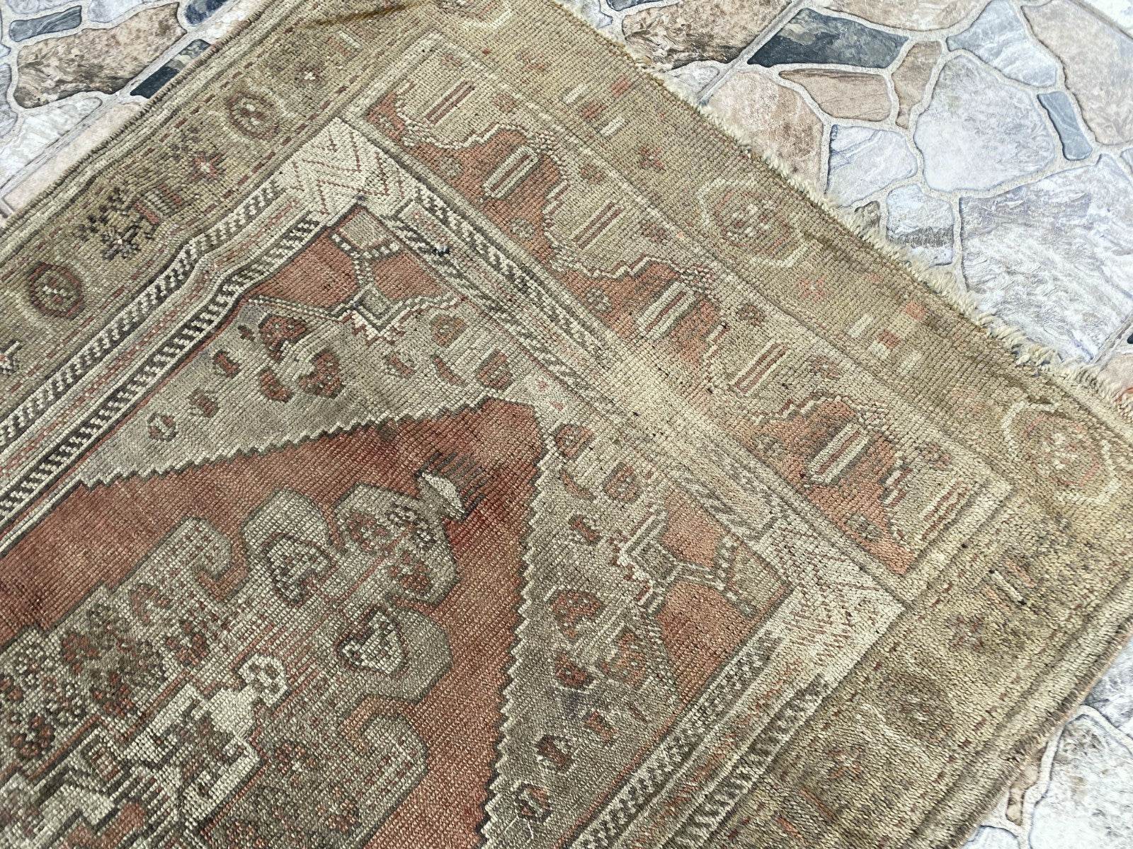 Pre 1980’s ANTIQUE ANATOLIAN RUG FARMHOUSE GEOMETRIC TRIBAL TURKISH VINTAGE RUG