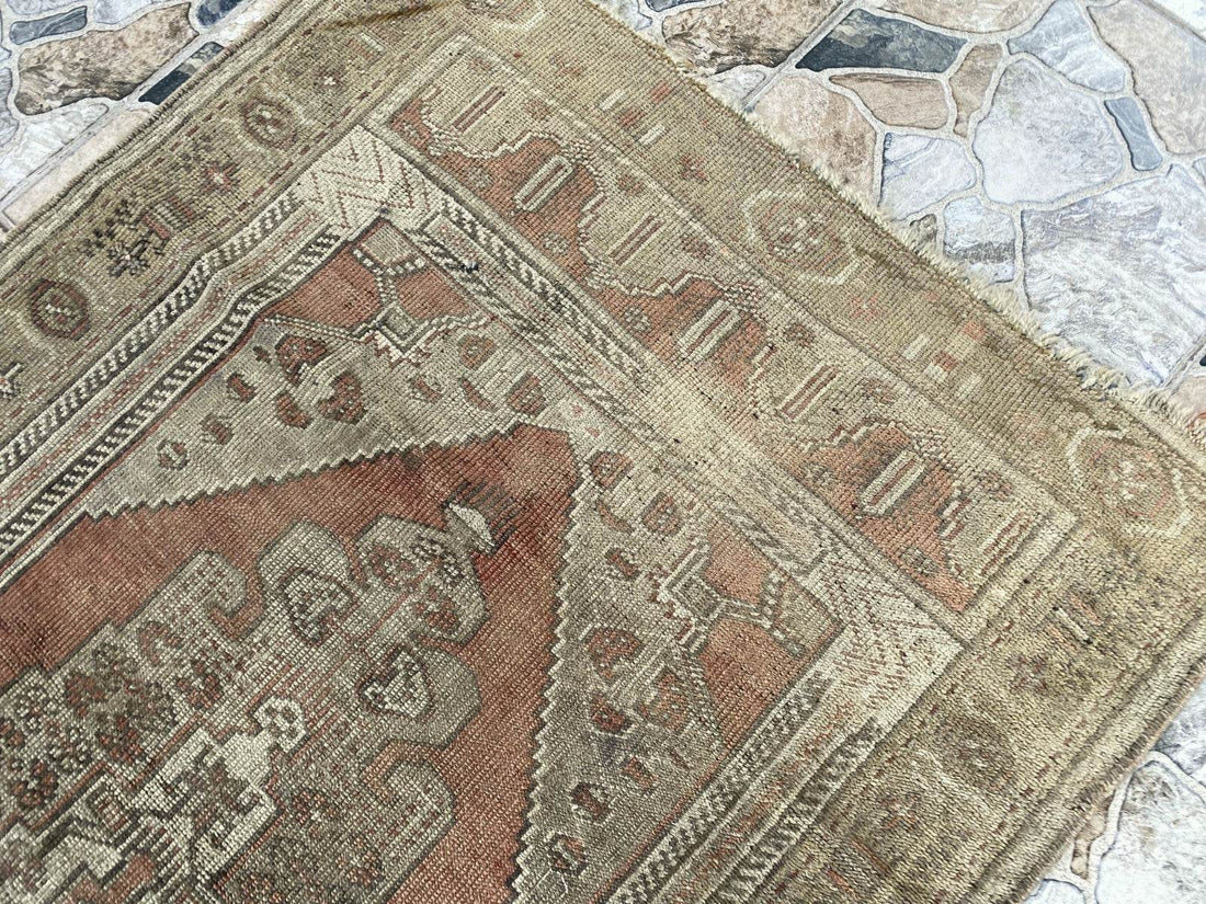 Pre 1980’s ANTIQUE ANATOLIAN RUG FARMHOUSE GEOMETRIC TRIBAL TURKISH VINTAGE RUG