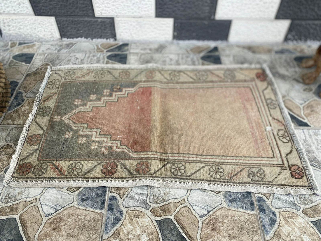 Vintage Turkish Oushak Prayer Rug | 2x3 ft | Hand-Knotted Wool Anatolian Tribal