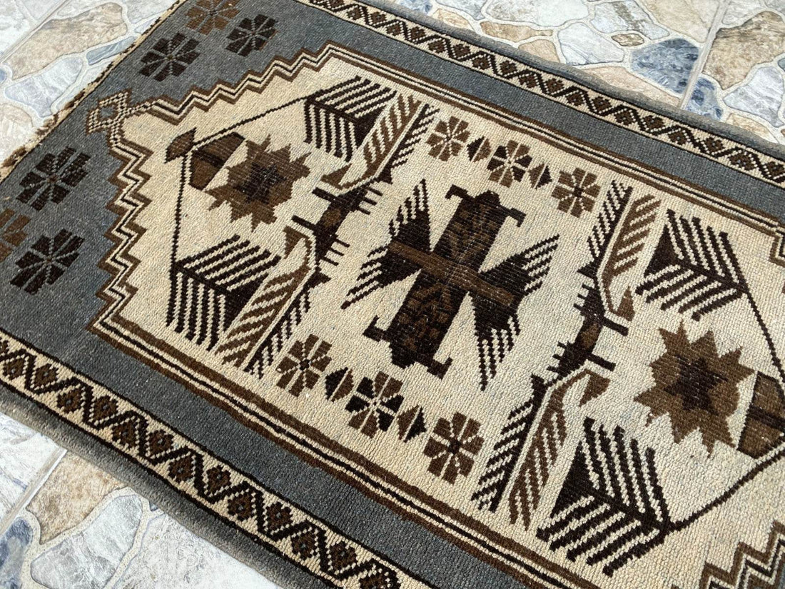Vintage Turkish Rug | 2.5 x 3.9 ft Hand-Knotted Wool Rustic Distressed Anatolian