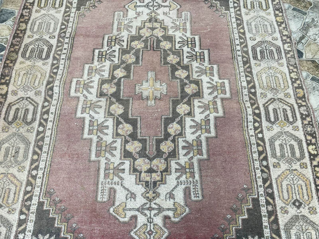 Vintage Turkish Anatolian Rug | 4.7 x 8.7 ft | Hand-Knotted Wool Tribal Carpet