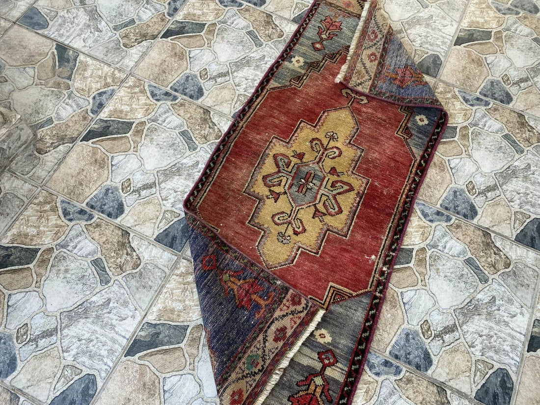 Pre 1970’s ANTIQUE ANATOLIAN FARMHOUSE RUG - GEOMETRIC TRIBAL TURKISH VINTAGE