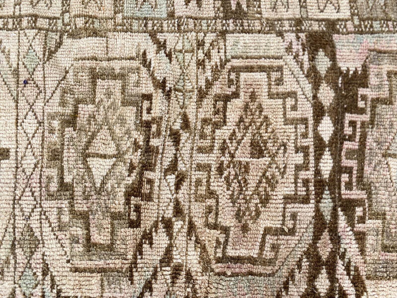 Vintage Kurdish Herki Rug | 1960s Brown Anatolian Hand-Knotted Wool Runner Rug