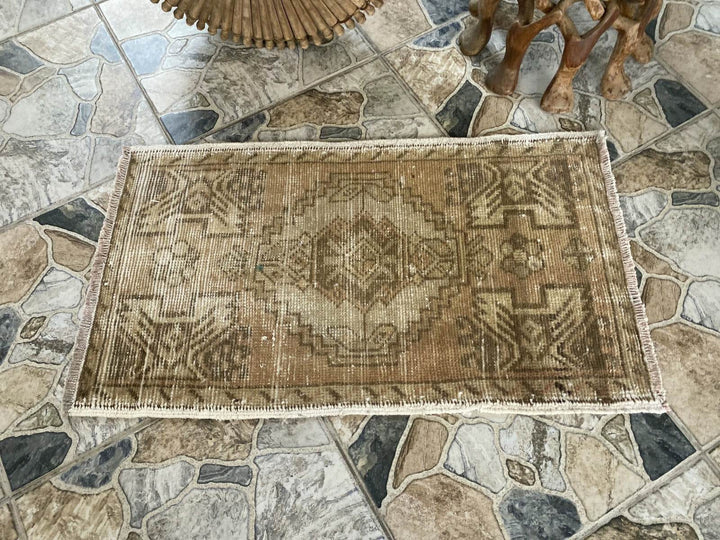 Vintage Turkish Oushak Rug | Pre-1970s Anatolian Farmhouse Carpet Geometric Rug