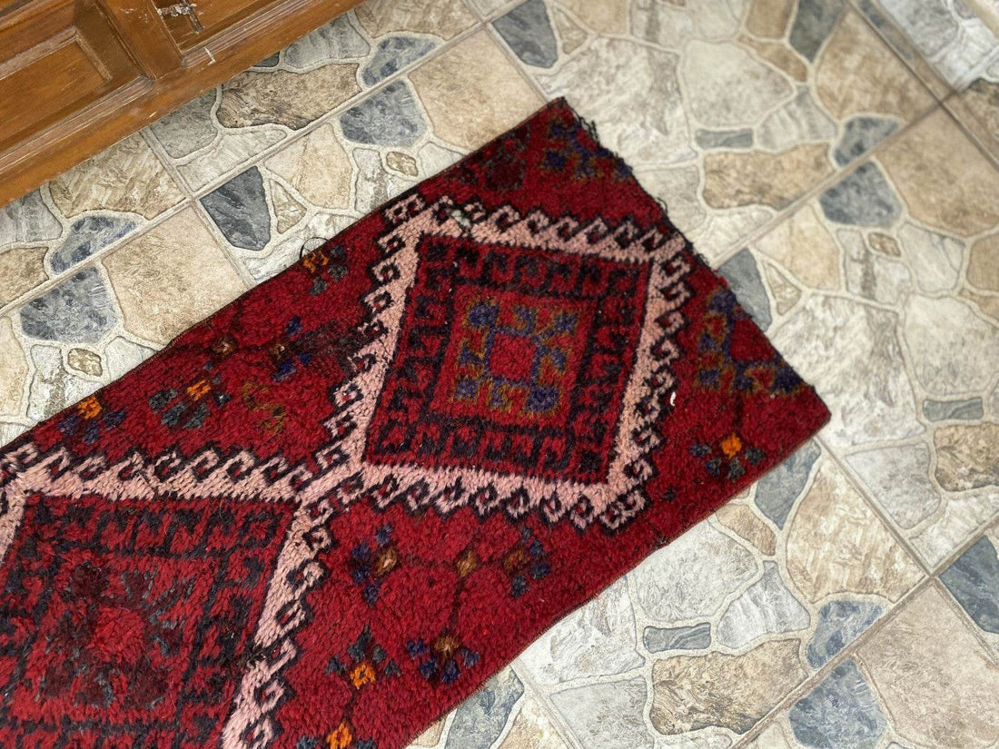 Vintage Kurdish Wool Runner, 1970s Handwoven TribalTurkish Red Rug 1'9'' x 5'6''