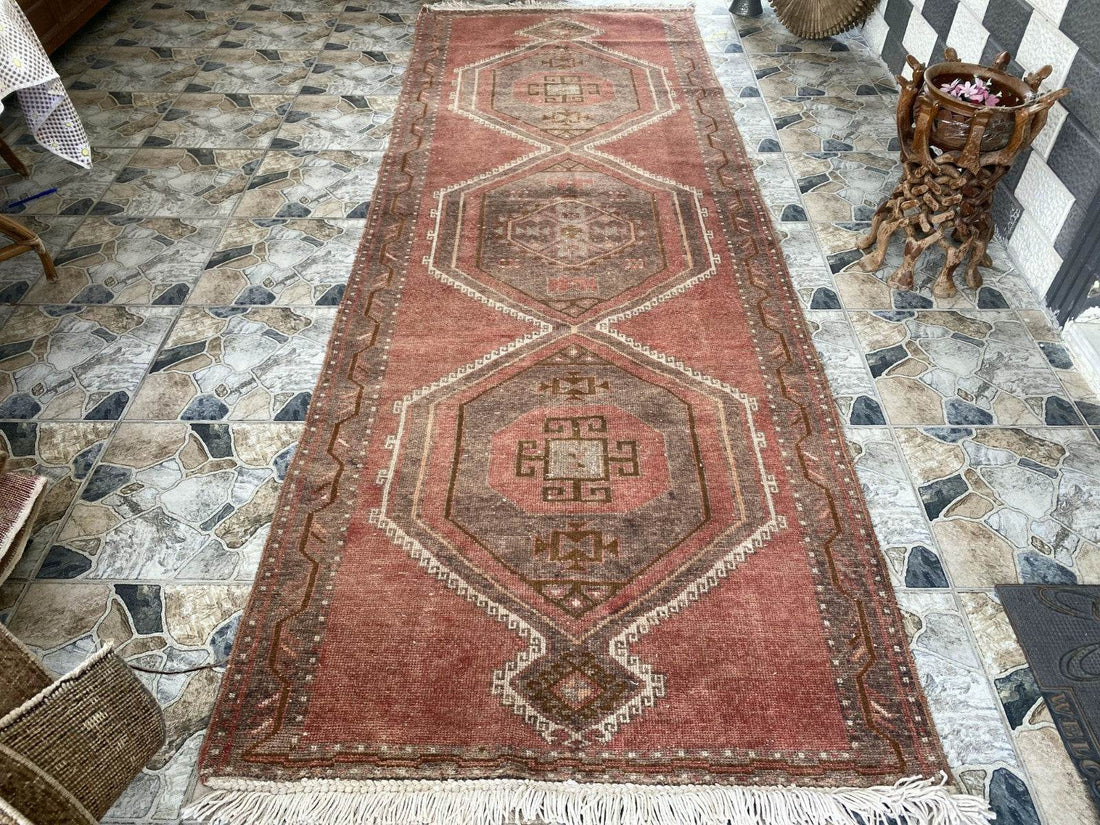 Pre 1970’s ANTIQUE ANATOLIAN FARMHOUSE RUG - GEOMETRIC TRIBAL TURKISH VINTAGE