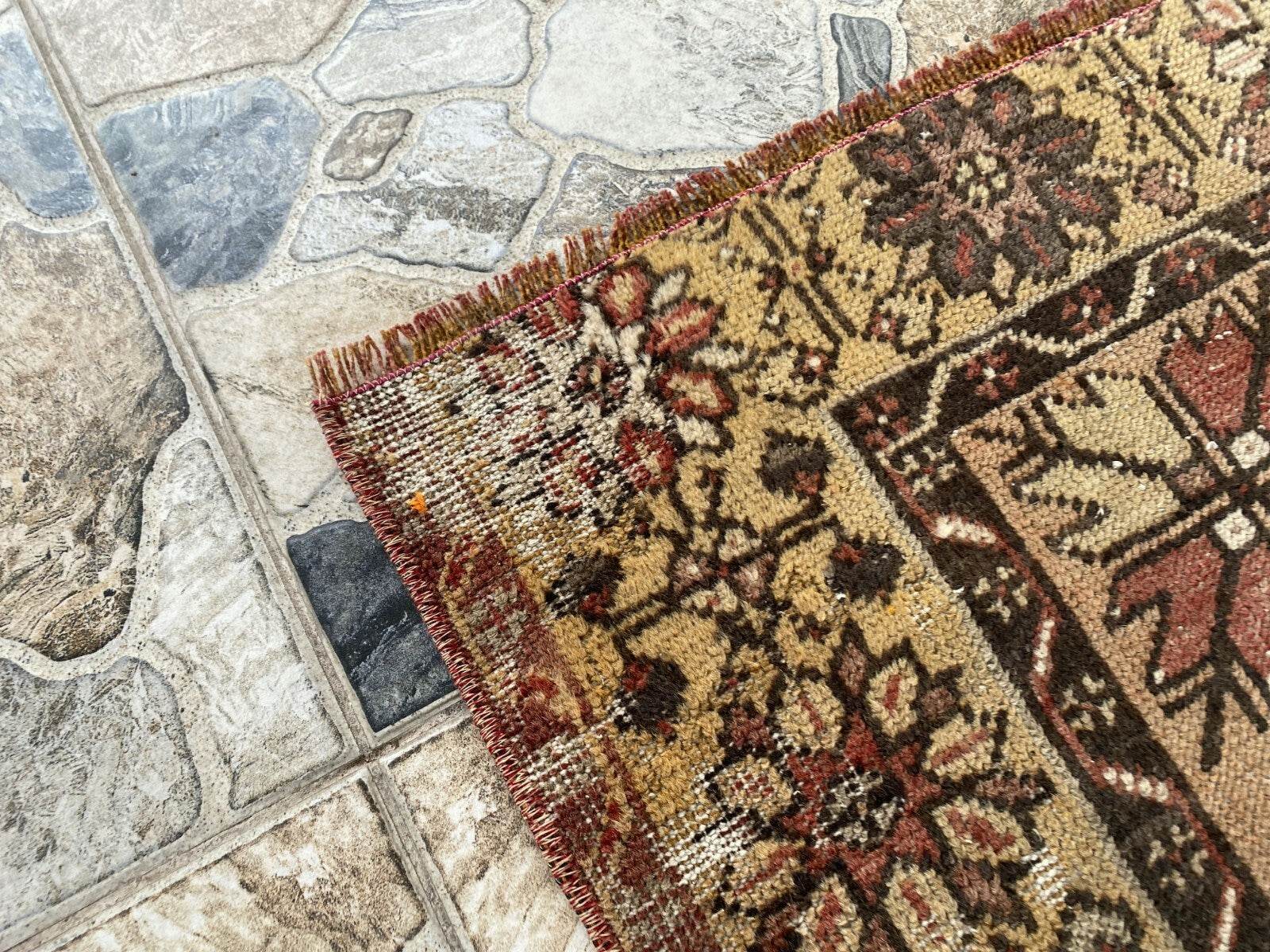 Geometric Vintage Turkish Rug, Hand-Knotted Farmhouse Anatolian Rug 3.5x5.5 Ft