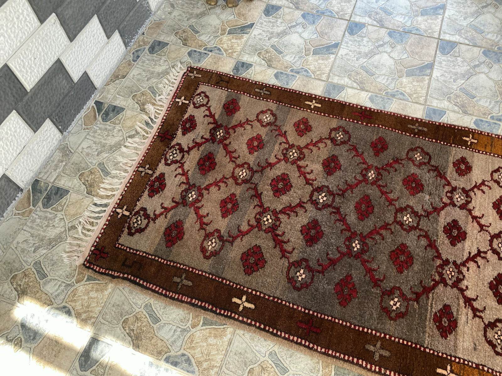 Vintage Kurdish Oushak Rug, 1980s Turkish Anatolian Hand-Knotted Wool Runner Rug