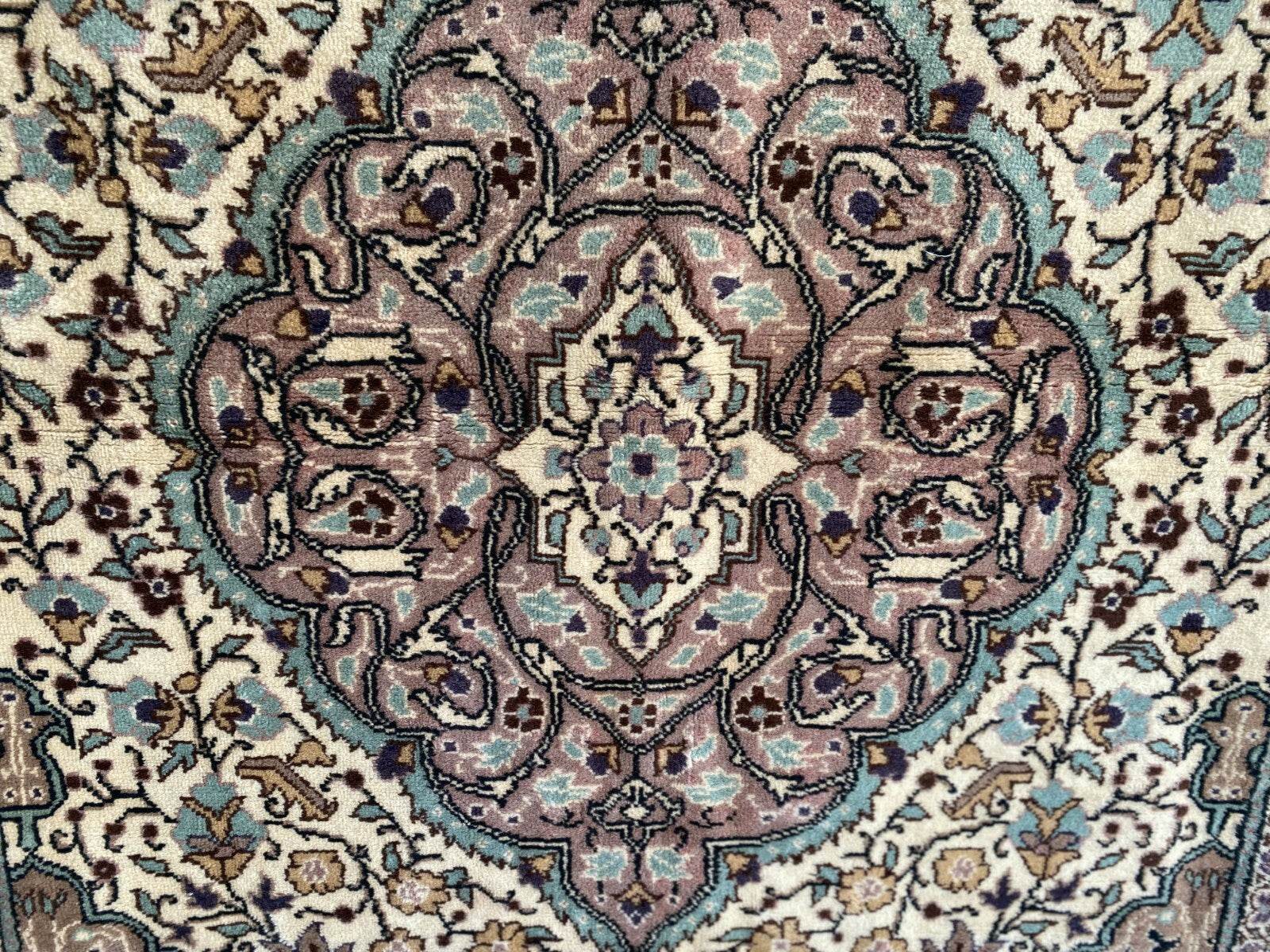 Pre 1980’s ANTIQUE ANATOLIAN TURKISH VINTAGE AREA RUG - GEOMETRIC TRIBAL KAYSERI