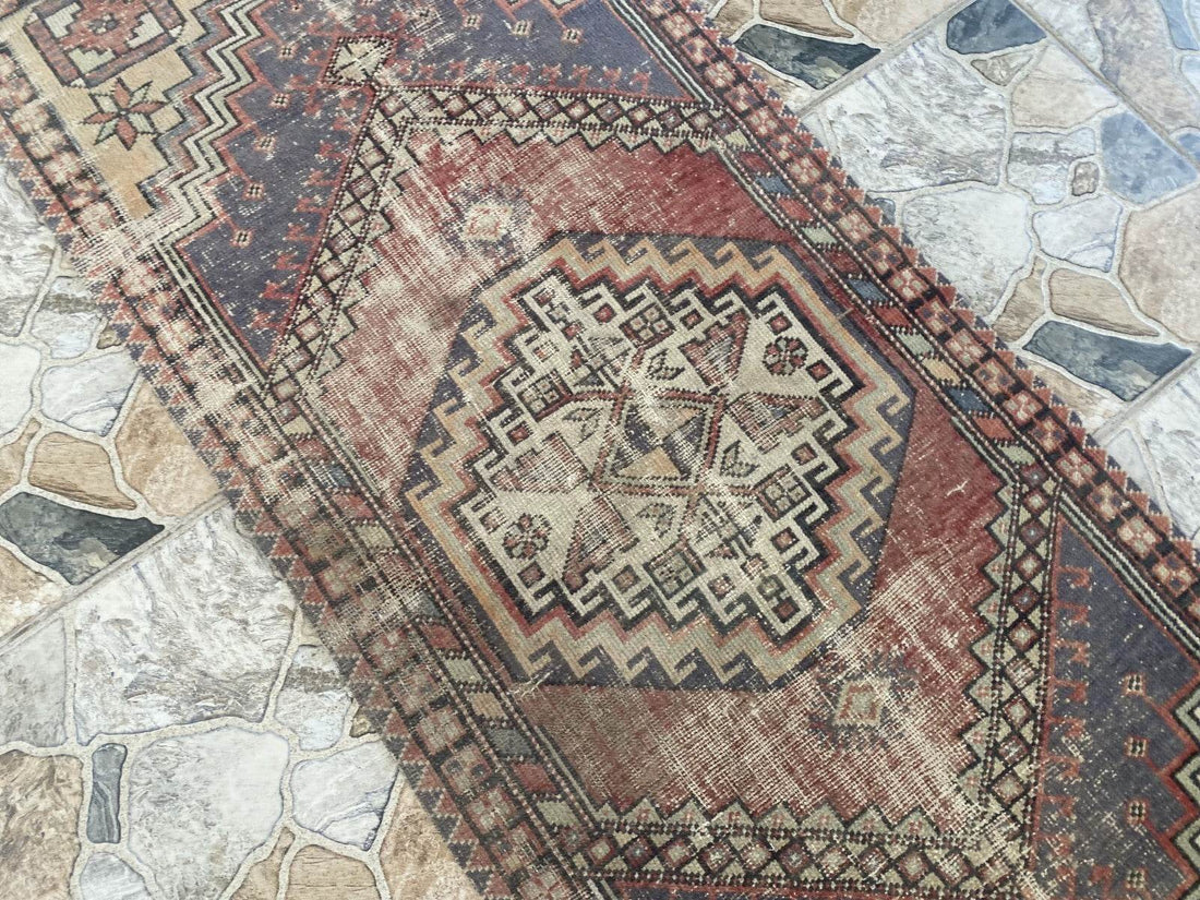 Pre 1980’s ANTIQUE ANATOLIAN FARMHOUSE RUG - GEOMETRIC TRIBAL TURKISH VINTAGE