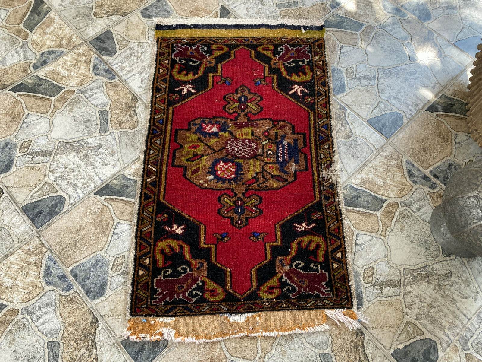 Faded Vintage Wool Rug | 1.8 x 2.8 ft Hand-Knotted Anatolian Small Medallion Rug
