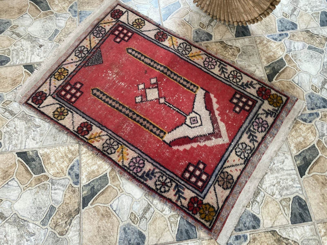 Vintage Turkish Oushak Prayer Rug | 2x3 ft | Hand-Knotted Wool Anatolian Tribal
