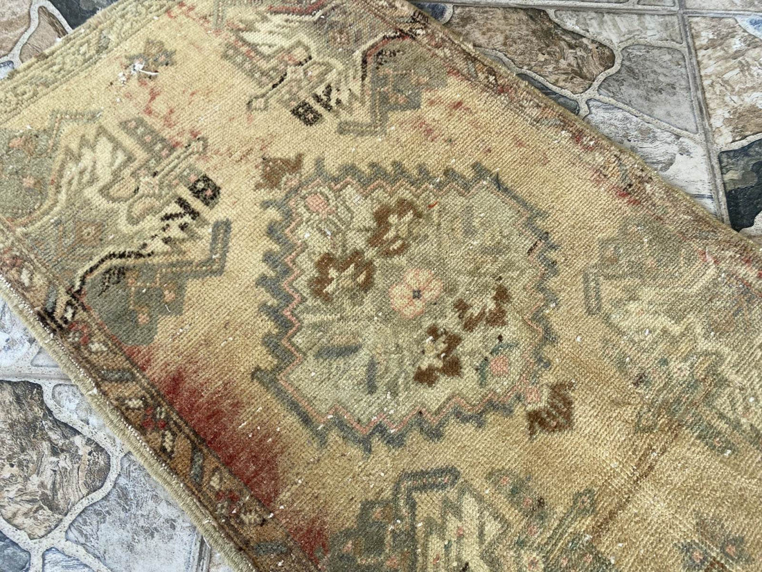 Vintage 1980s Turkish Rug - Tribal Oushak Hand-Knotted Small Carpet - 1.6x2.8 ft