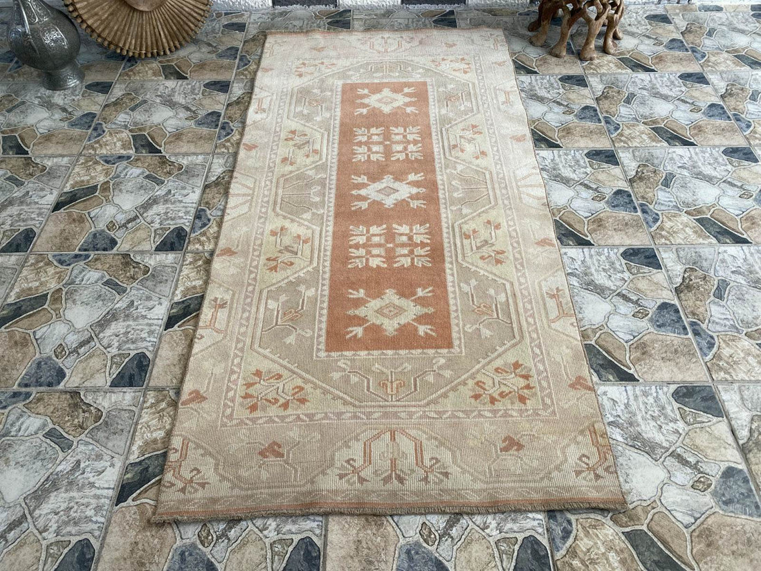 Pre 1970’s ANTIQUE ANATOLIAN FARMHOUSE RUG - GEOMETRIC TRIBAL TURKISH VINTAGE