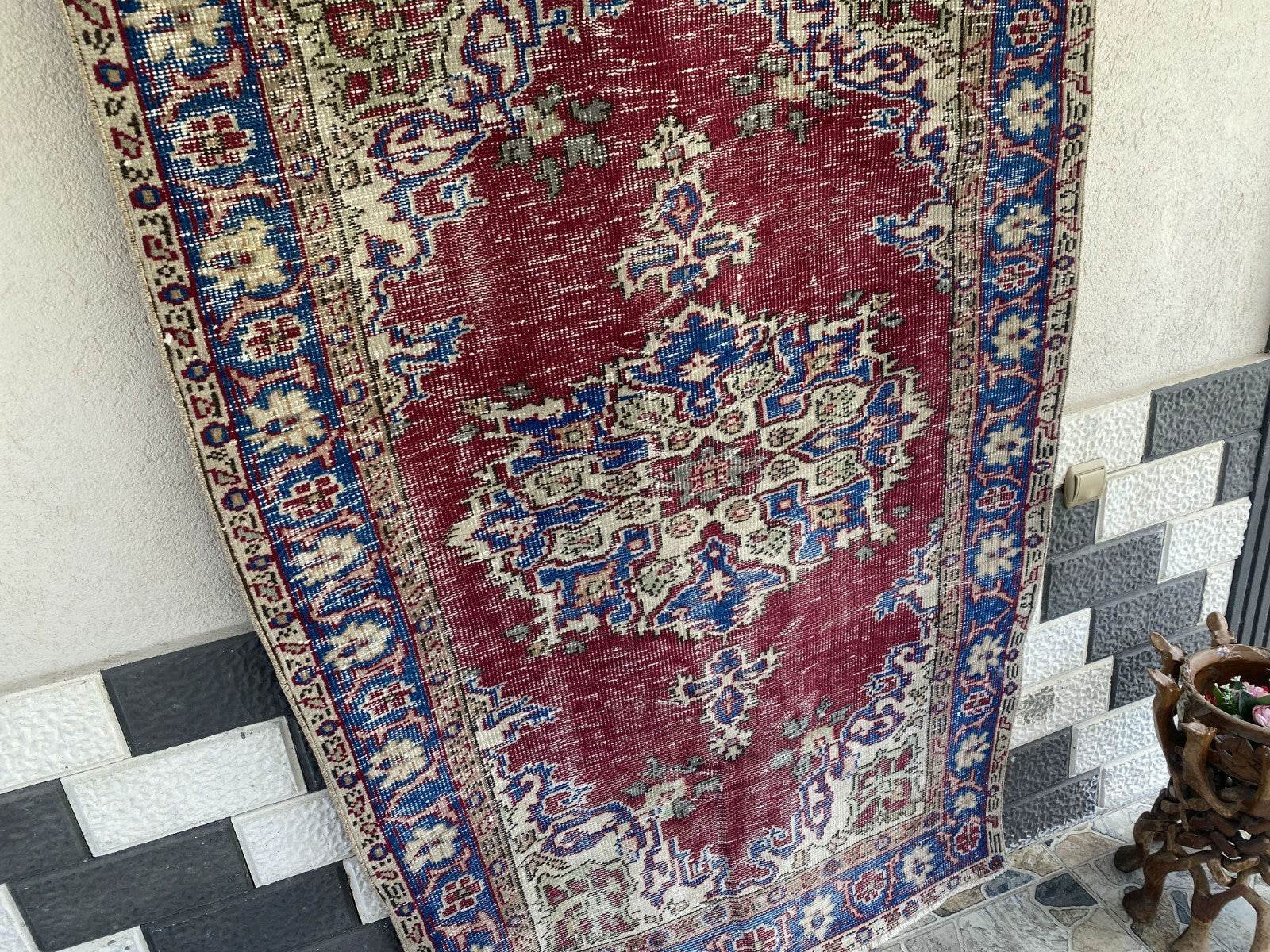 Pre 1970’s ANTIQUE ANATOLIAN FARMHOUSE RUG - GEOMETRIC TRIBAL TURKISH VINTAGE