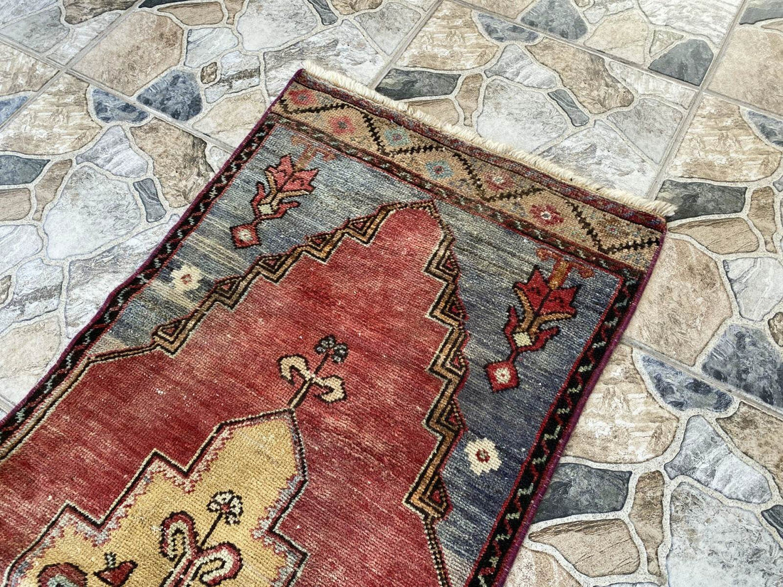 Pre 1970’s ANTIQUE ANATOLIAN FARMHOUSE RUG - GEOMETRIC TRIBAL TURKISH VINTAGE