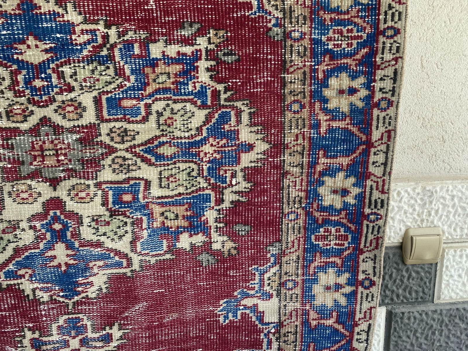 Pre 1970’s ANTIQUE ANATOLIAN FARMHOUSE RUG - GEOMETRIC TRIBAL TURKISH VINTAGE