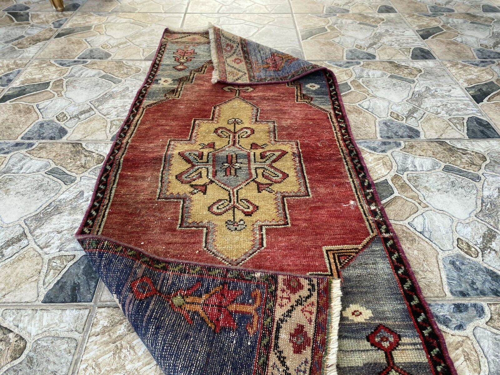 Pre 1970’s ANTIQUE ANATOLIAN FARMHOUSE RUG - GEOMETRIC TRIBAL TURKISH VINTAGE