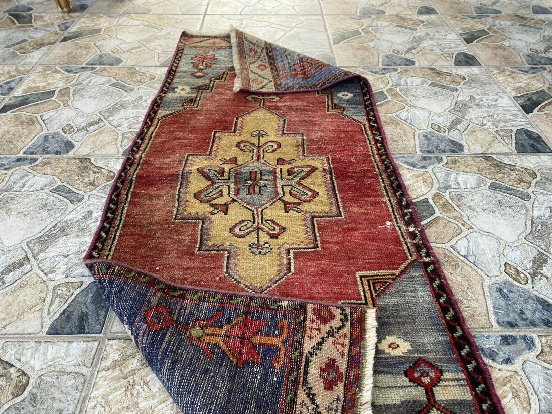 Pre 1970’s ANTIQUE ANATOLIAN FARMHOUSE RUG - GEOMETRIC TRIBAL TURKISH VINTAGE