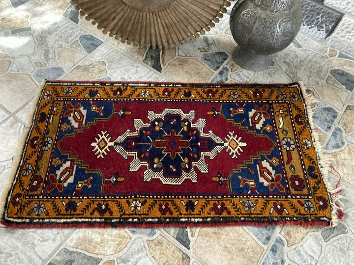 Small Vintage Wool Rug | 1.6 x 3.0 ft Hand-Knotted Anatolian Faded Medallion Rug