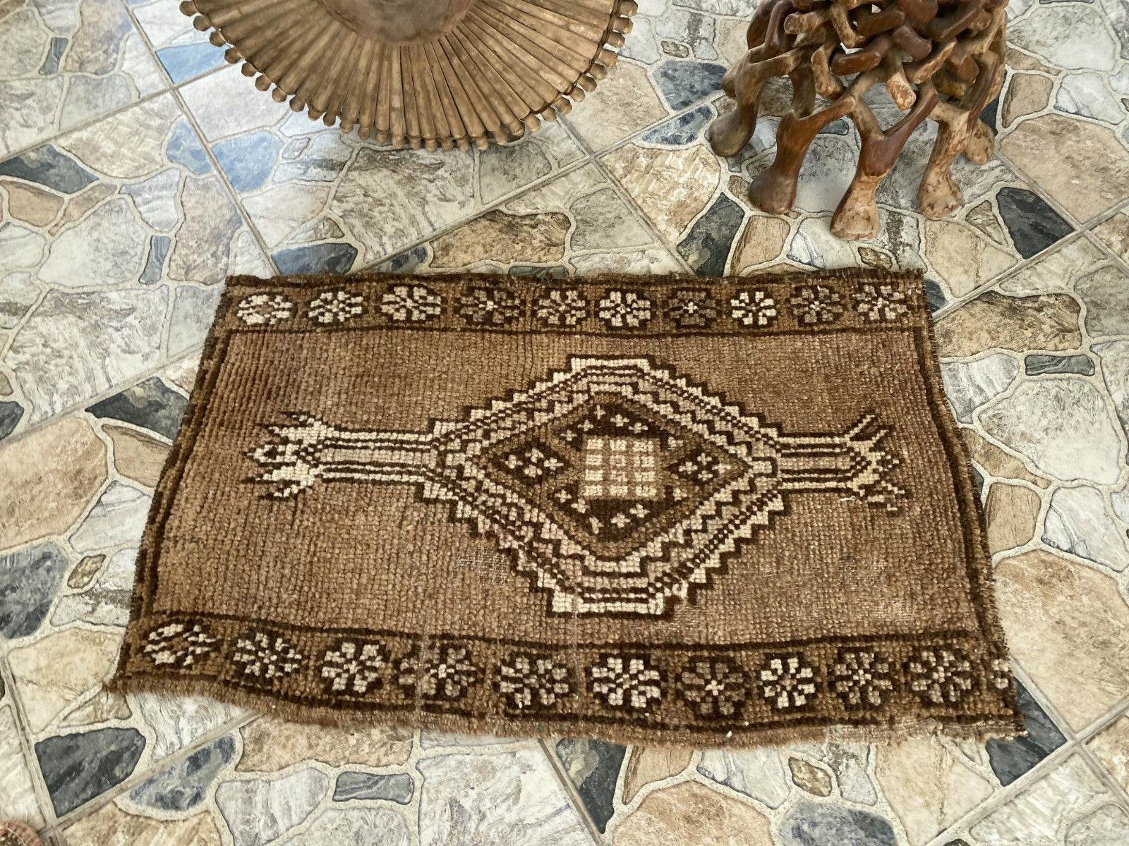 Pre 1970’s ANTIQUE ANATOLIAN FARMHOUSE RUG - GEOMETRIC TRIBAL TURKISH VINTAGE