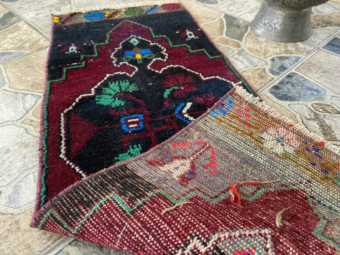 1.2x3.4 ft Anatolian Medallion Runner - Vintage Farmhouse Hand-Knotted Wool Rug