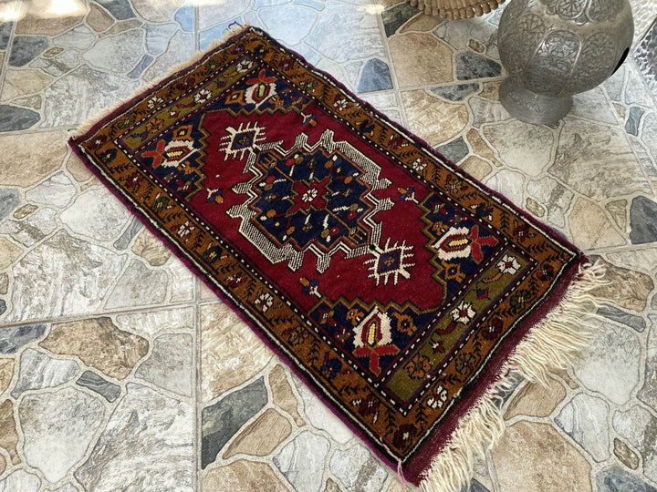 Vintage Hand-Knotted Rug, 1.7 x 3.0 ft Anatolian Wool Faded Floral Medallion Rug