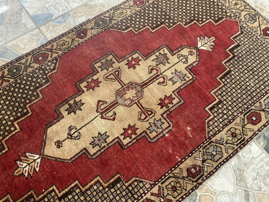 Pre 1980’s ANTIQUE ANATOLIAN FARMHOUSE RUG - GEOMETRIC TRIBAL TURKISH VINTAGE