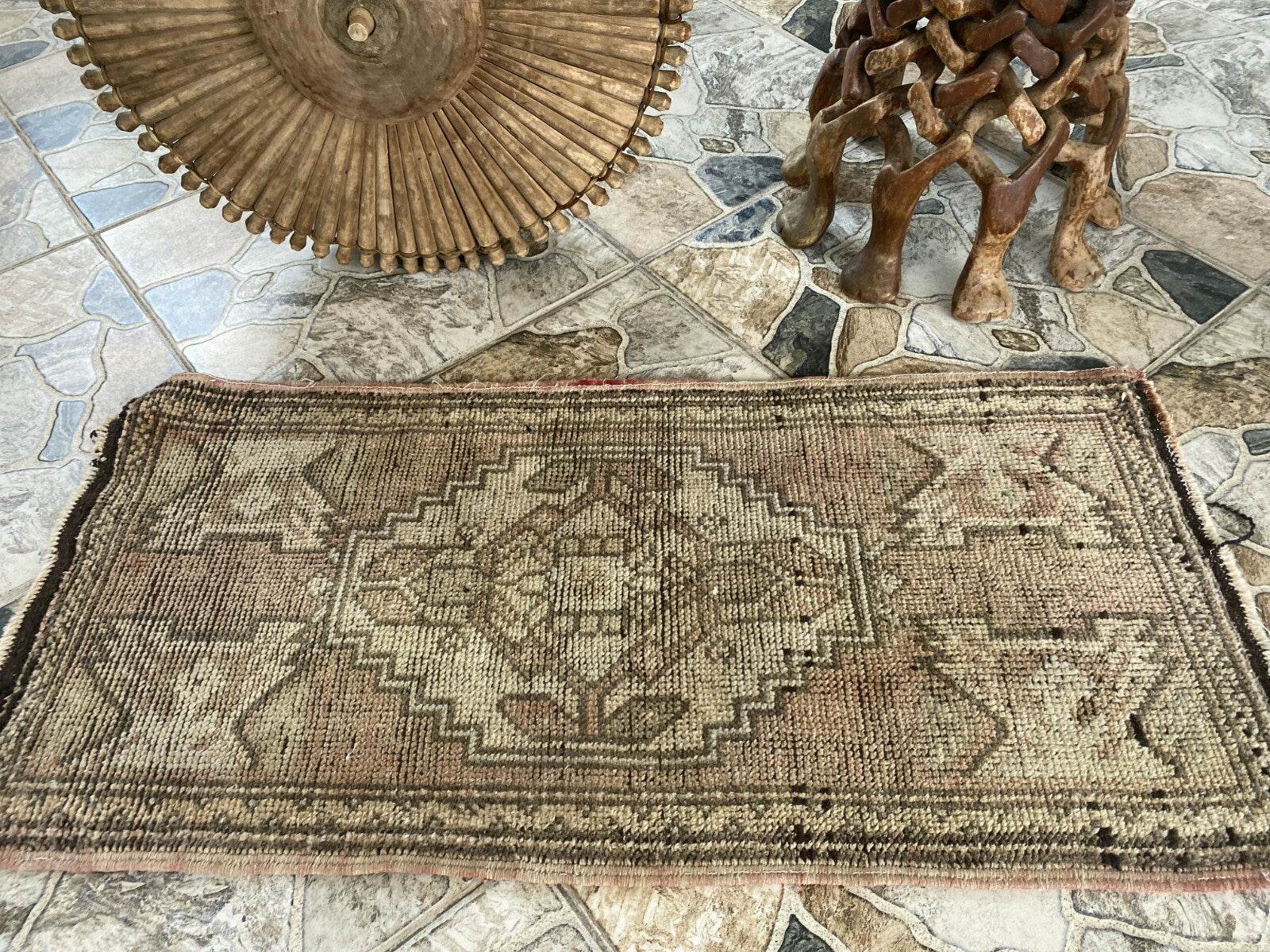 Pre 1990’s ANTIQUE ANATOLIAN FARMHOUSE RUG - TRIBAL GEOMETRIC TURKISH VINTAGE
