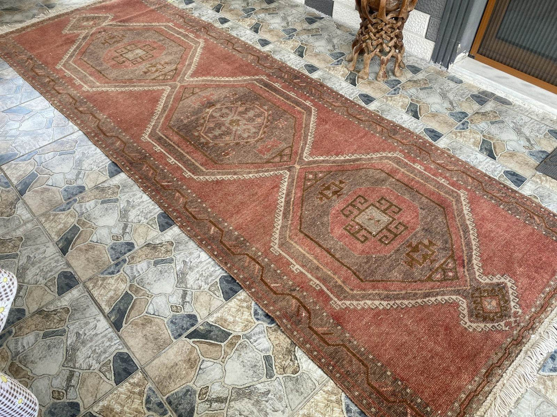 Pre 1970’s ANTIQUE ANATOLIAN FARMHOUSE RUG - GEOMETRIC TRIBAL TURKISH VINTAGE