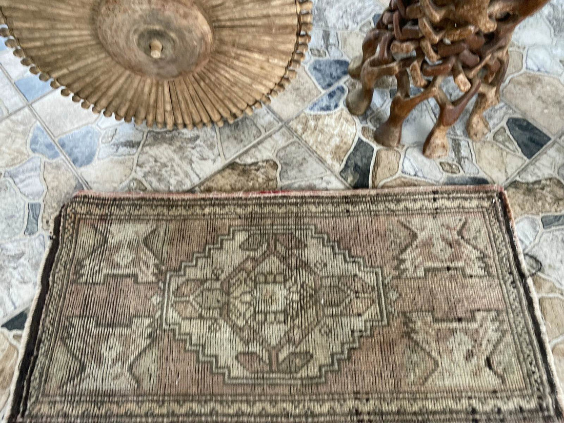 Pre 1990’s ANTIQUE ANATOLIAN FARMHOUSE RUG - TRIBAL GEOMETRIC TURKISH VINTAGE