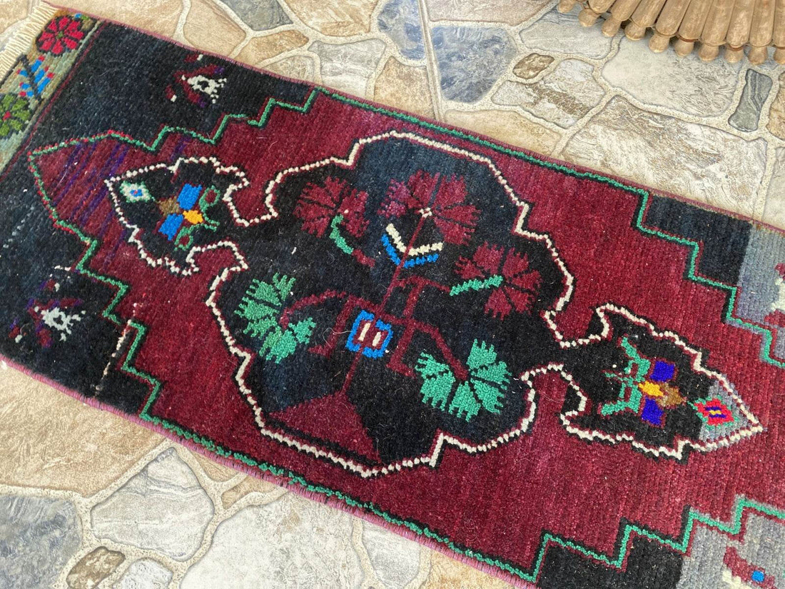 1.2x3.4 ft Anatolian Medallion Runner - Vintage Farmhouse Hand-Knotted Wool Rug